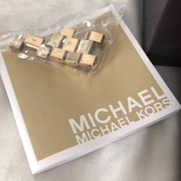 Michael Kors Gold Watch main image 6